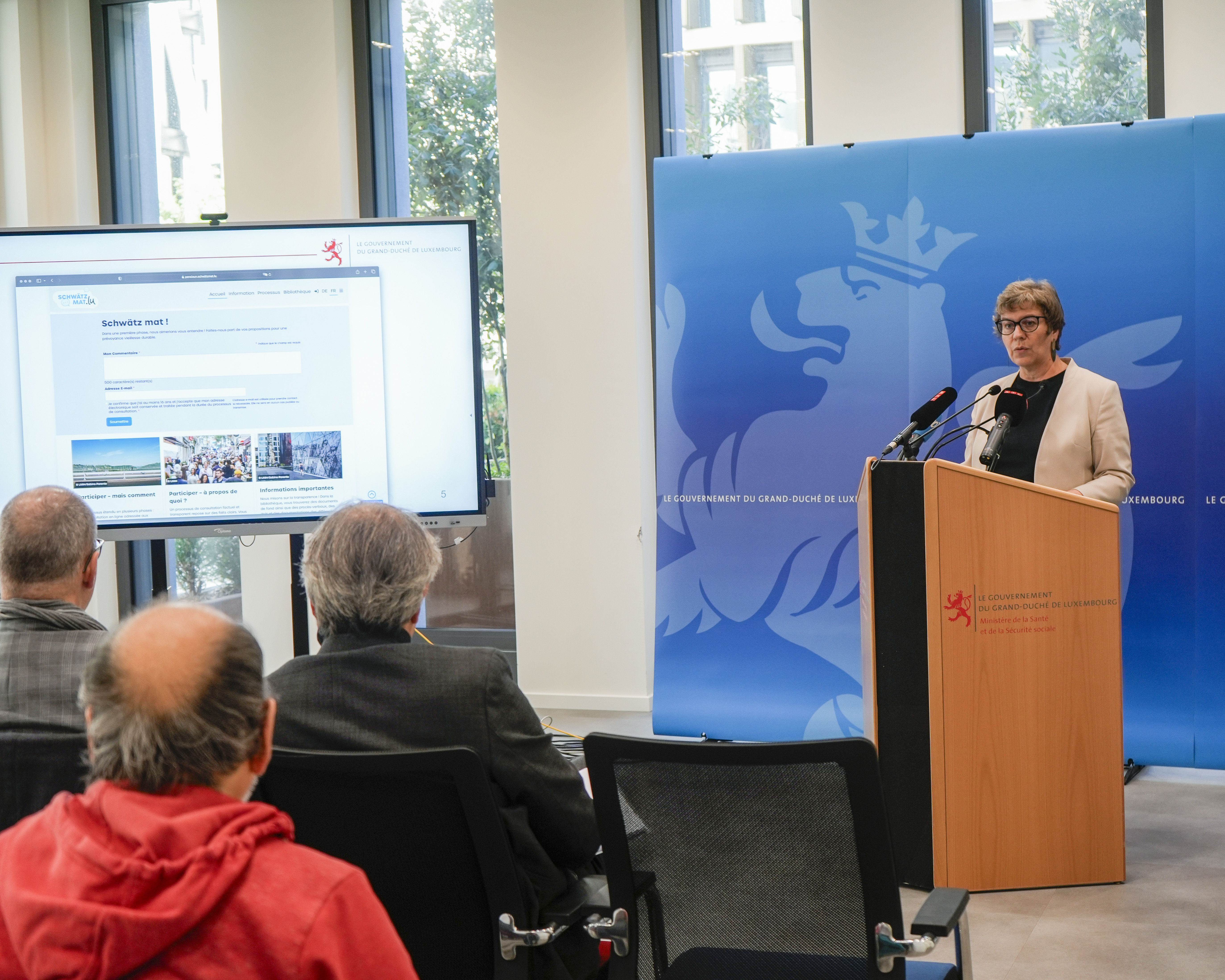 Ministerin Martine Deprez bei der Pressekonferenz zur Vorstellung der Platform